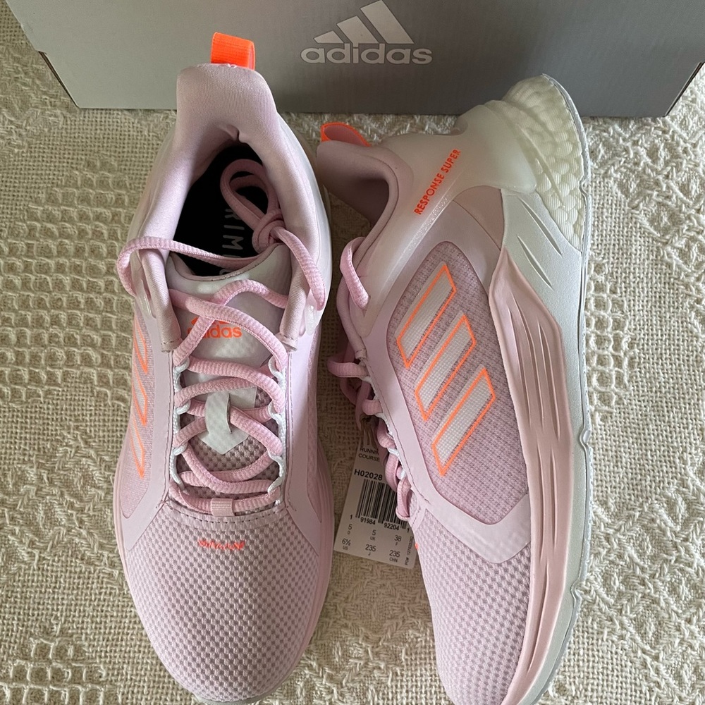 NEW ADIDAS RUNNING SHOES - Picture 3 of 16